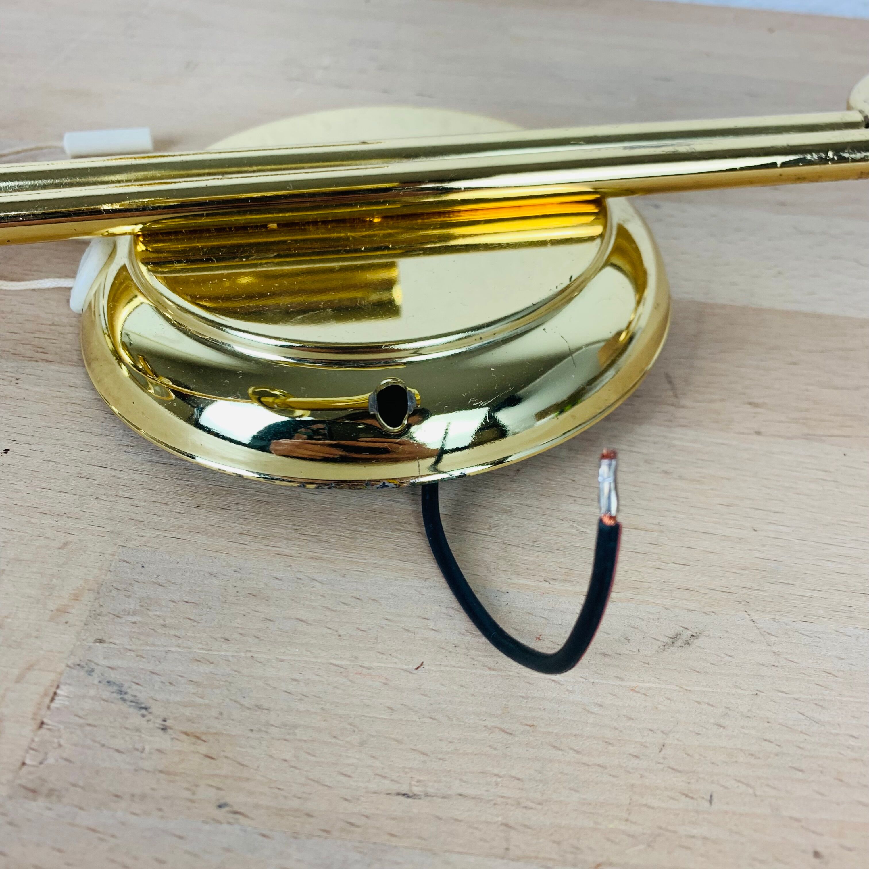 Pair of brass wall lamps Hollywood Regency Je Fassung