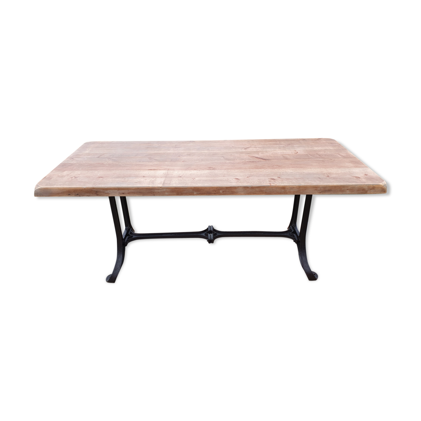 Industrial table cast iron feet and solid wood