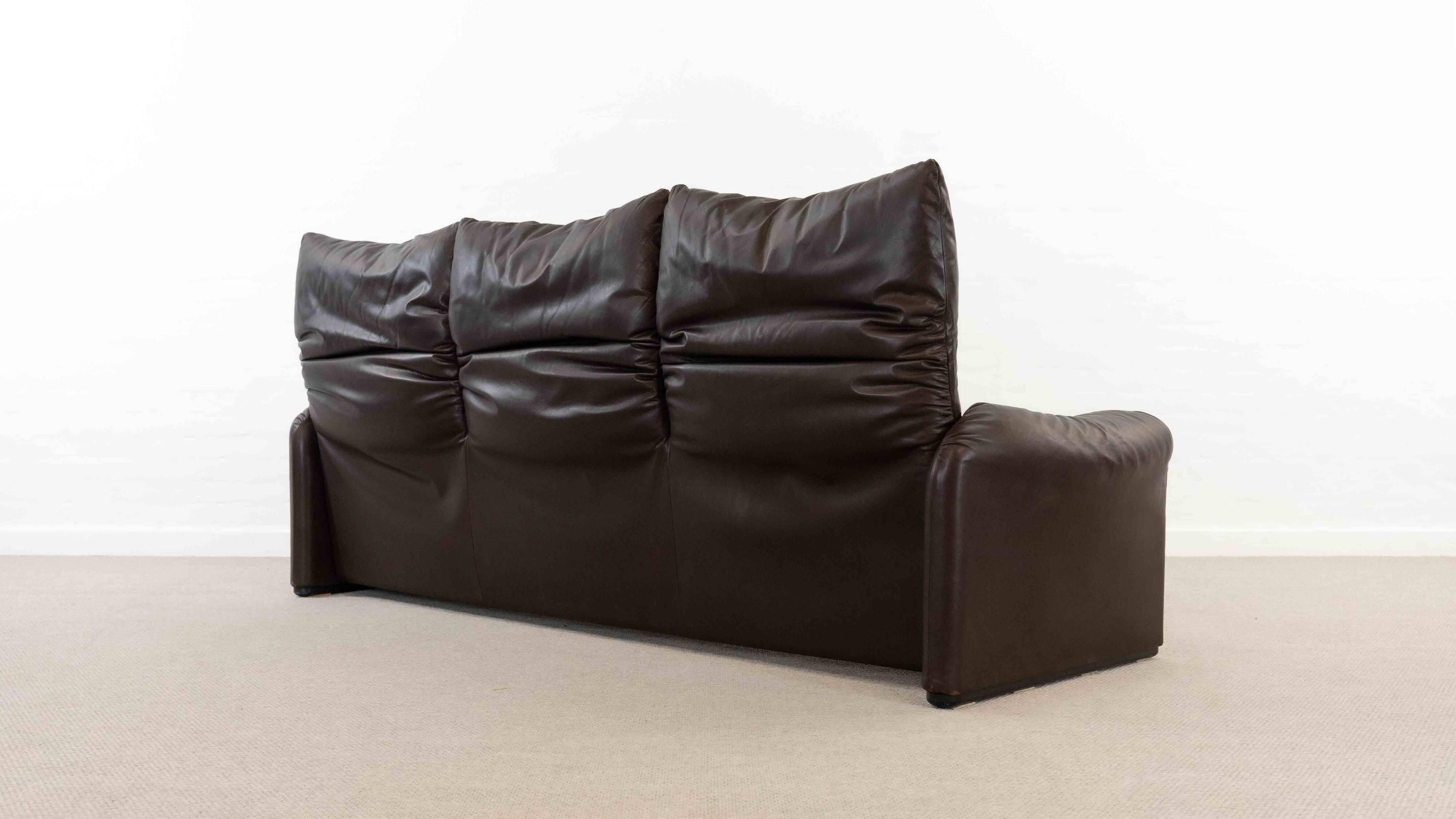 Cassina Maralunga 3seat-Sofa in darkbrown leather by Vico Magistretti