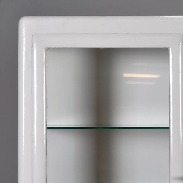 Cabinet médical en fer, années 1930