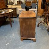 C19th Mahogany Chest Of Drawers Of Serpentine Outline