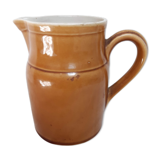 Sandstone pitcher