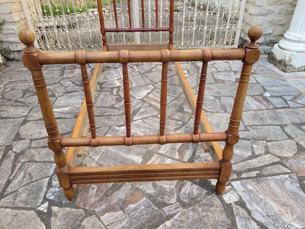Lit d'enfant ou de repos  ancien vintage merisier massif façon bambou