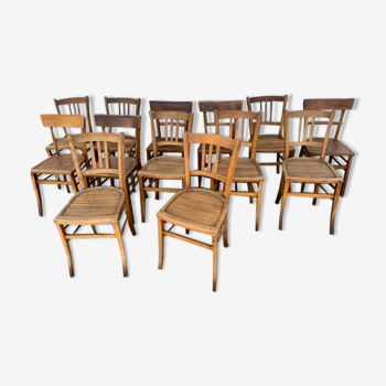 Lot de 16 anciennes chaises bistrot art deco des annees 1930 en bois clair