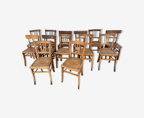 Lot de 13 anciennes chaises bistrot art deco des annees 1930 en bois clair