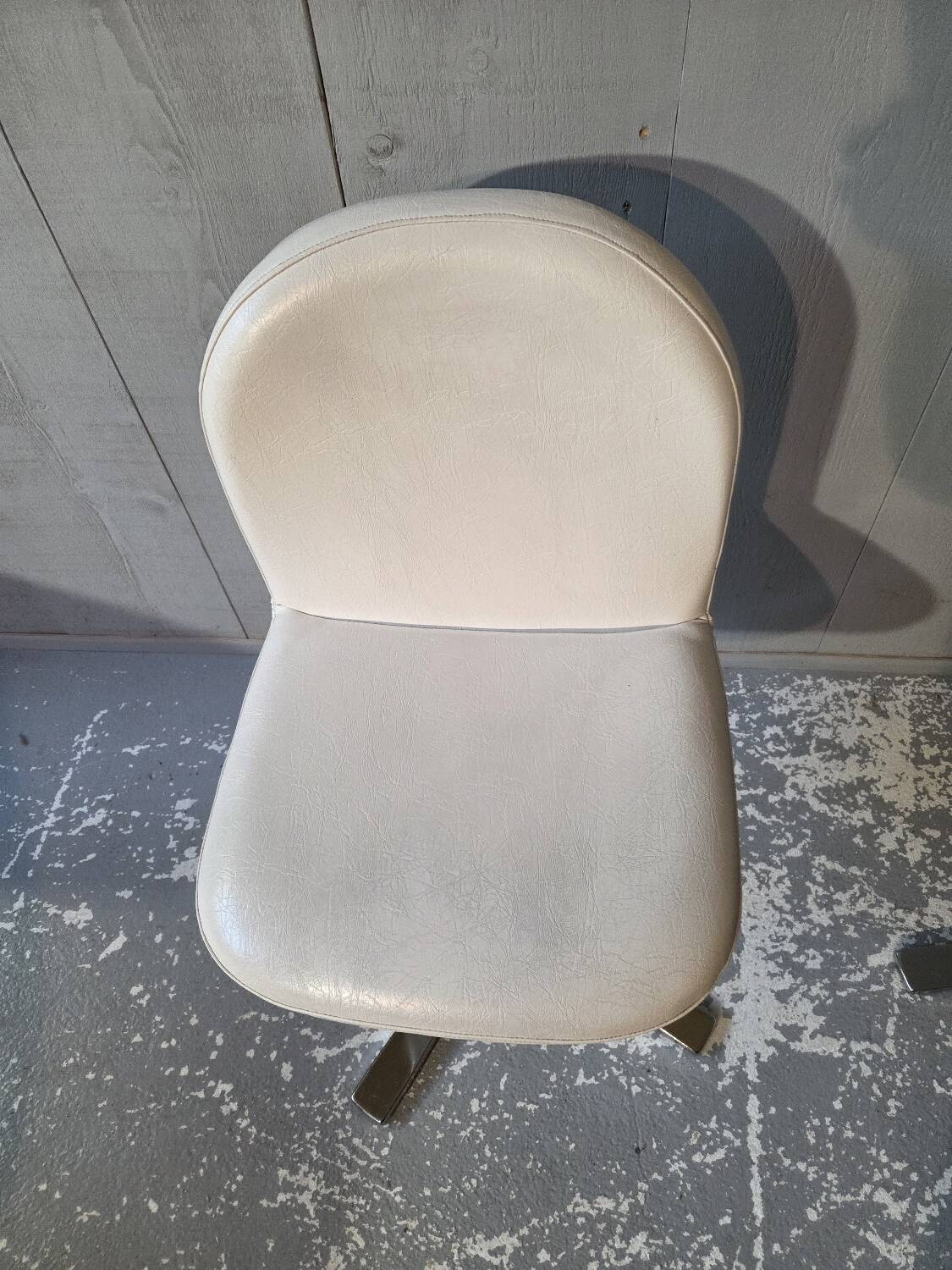 Chaises pivotantes skai blanc