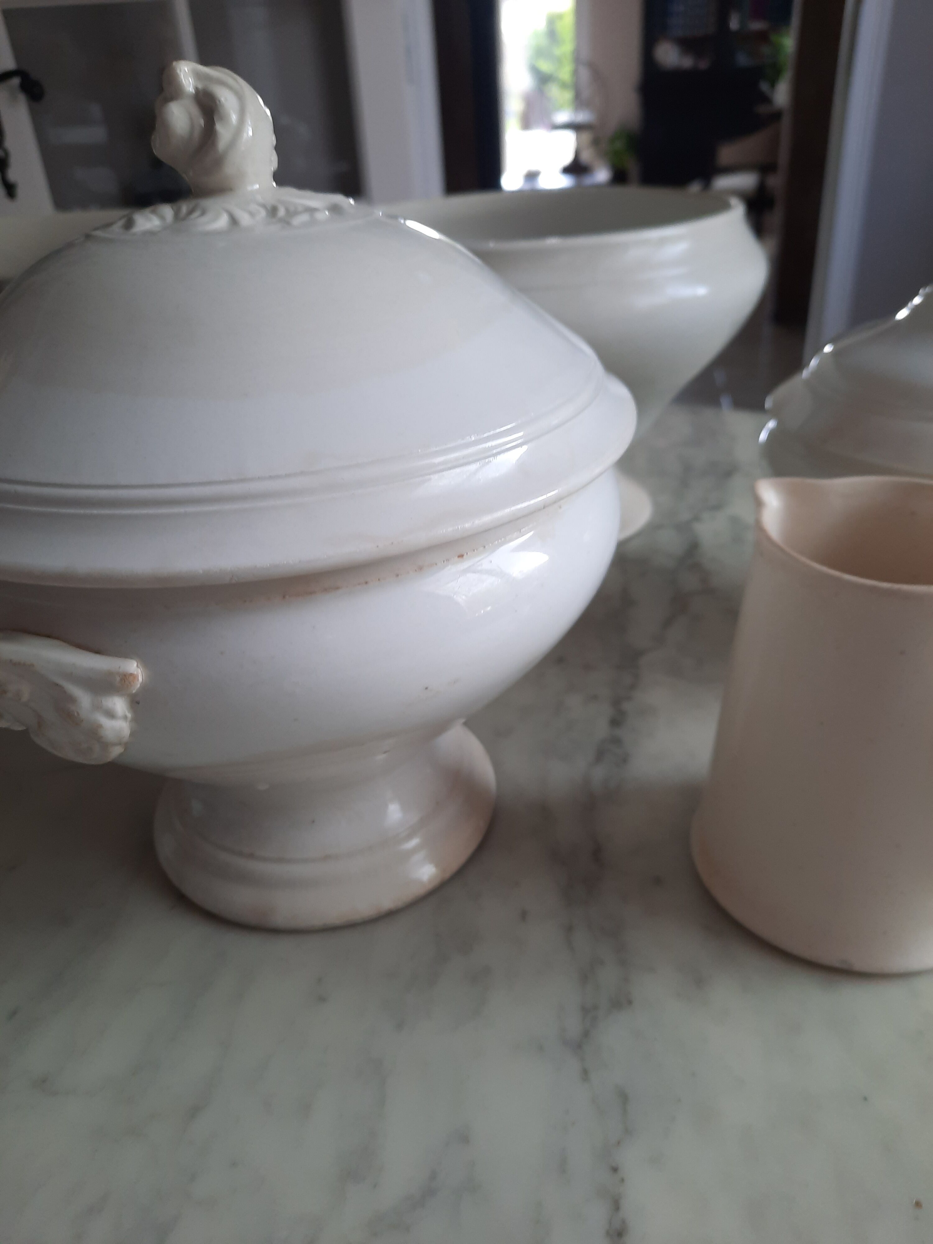 Vaisselle en porcelaine blanche