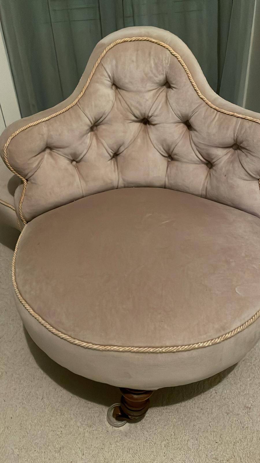 English confidant sofa