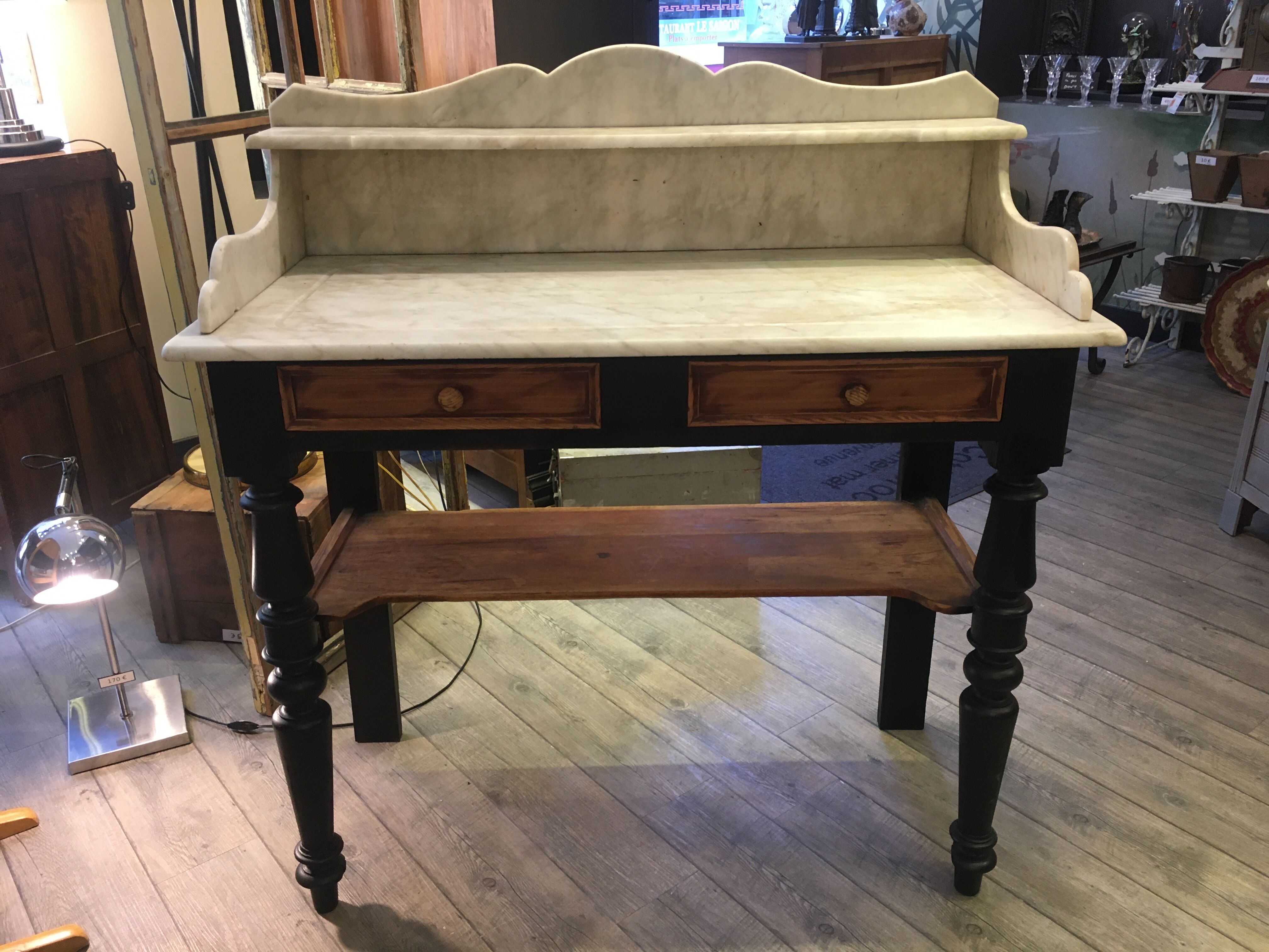 Table de toilette