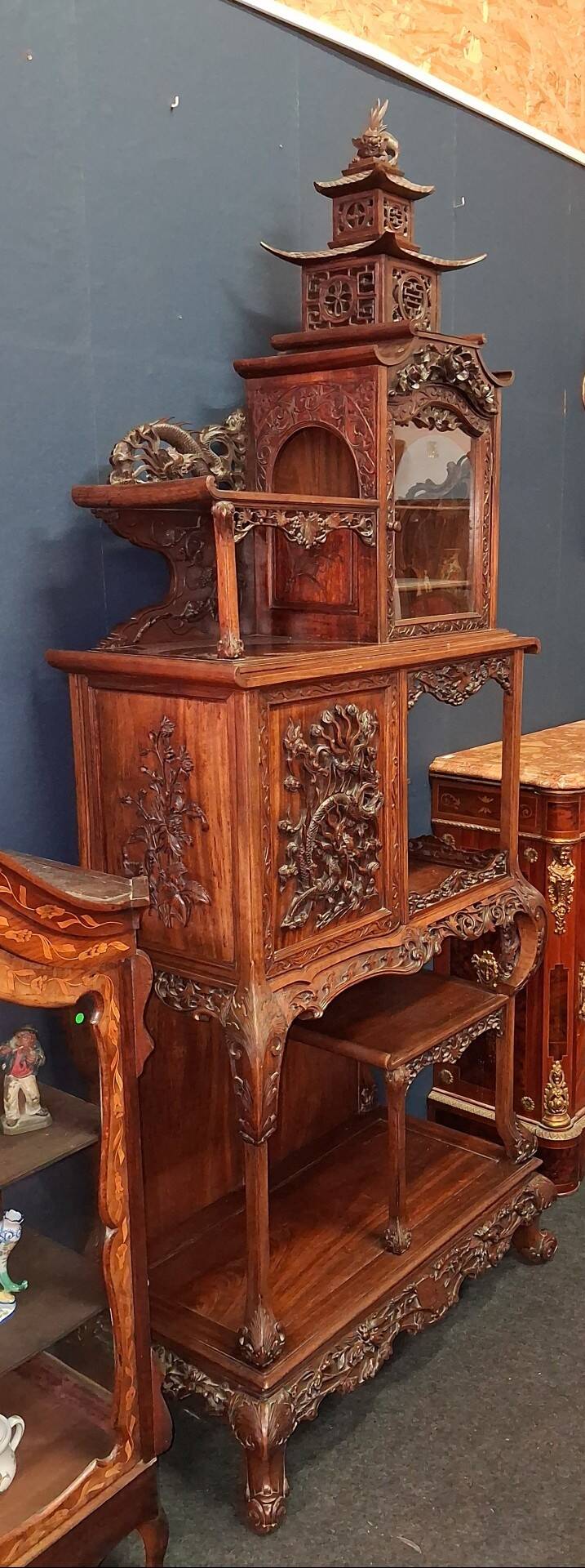Meuble de Présentation Japonisant