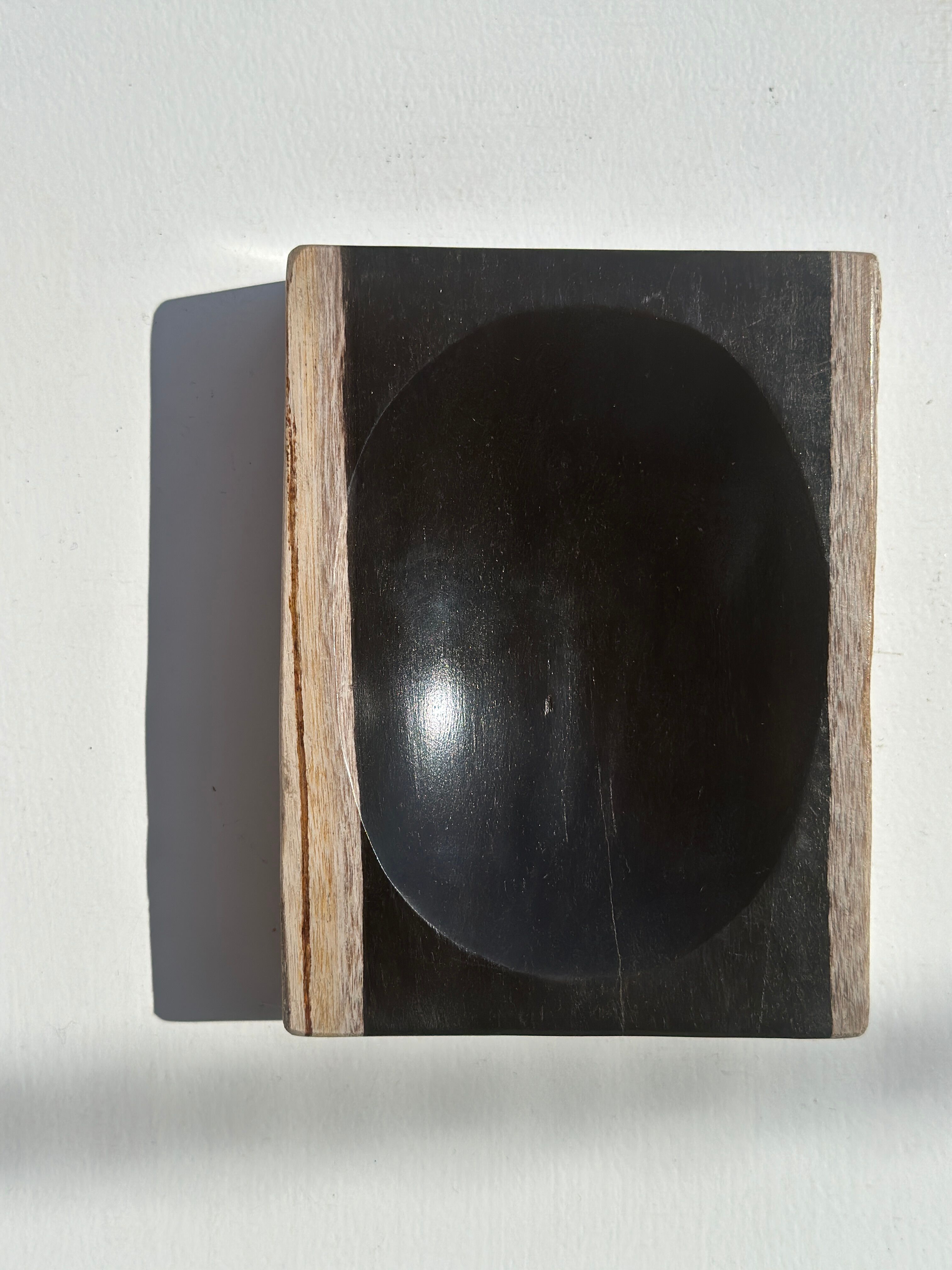 Porte savon en bois pétrifié bandes blanches de chaque côté