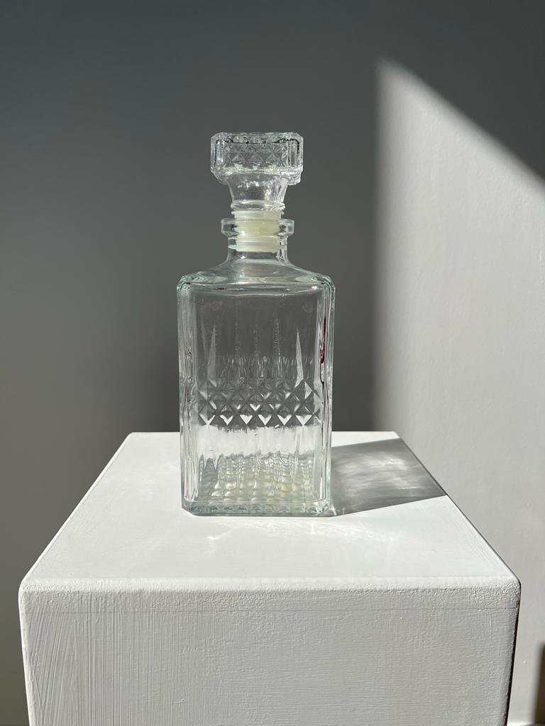 Vintage glass whiskey decanter H:22cm