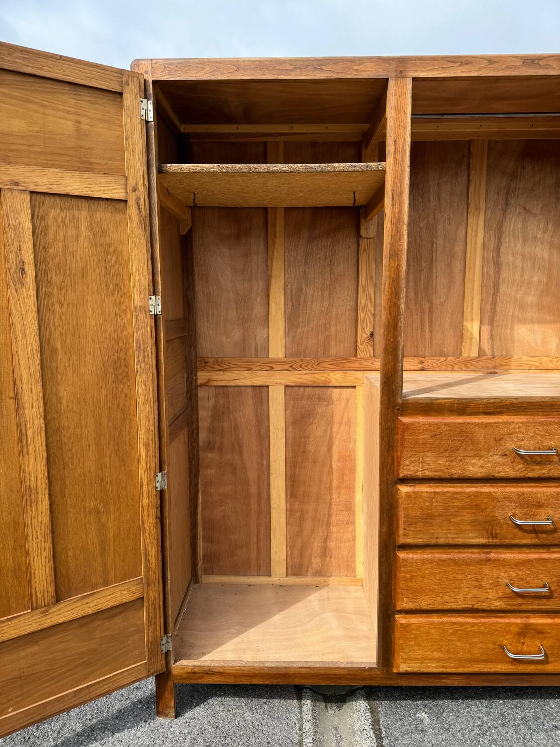 Ancienne armoire scolaire, grand vestiaire Art Déco