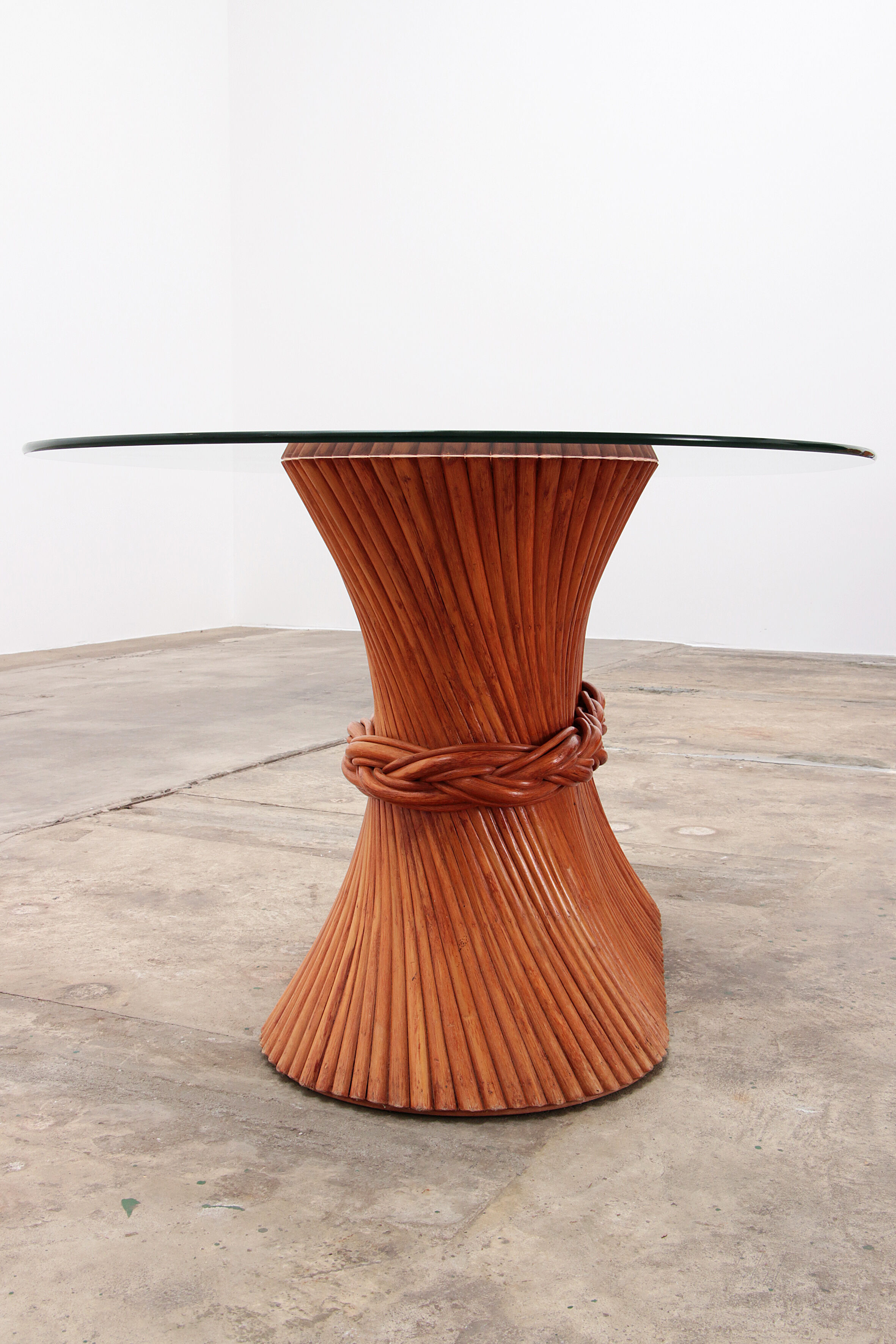 Bohemian bamboo mcguire dining table set with 6 palm leaf chairs, 1960 france.