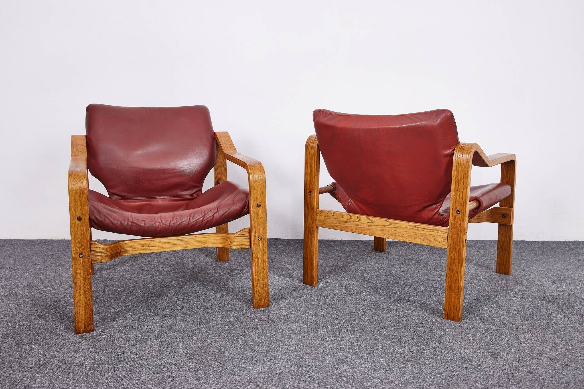 Vintage, Leather and Plywood Andy Armchairs by Janos Bodnar, Hungary, 1977, Set of 2