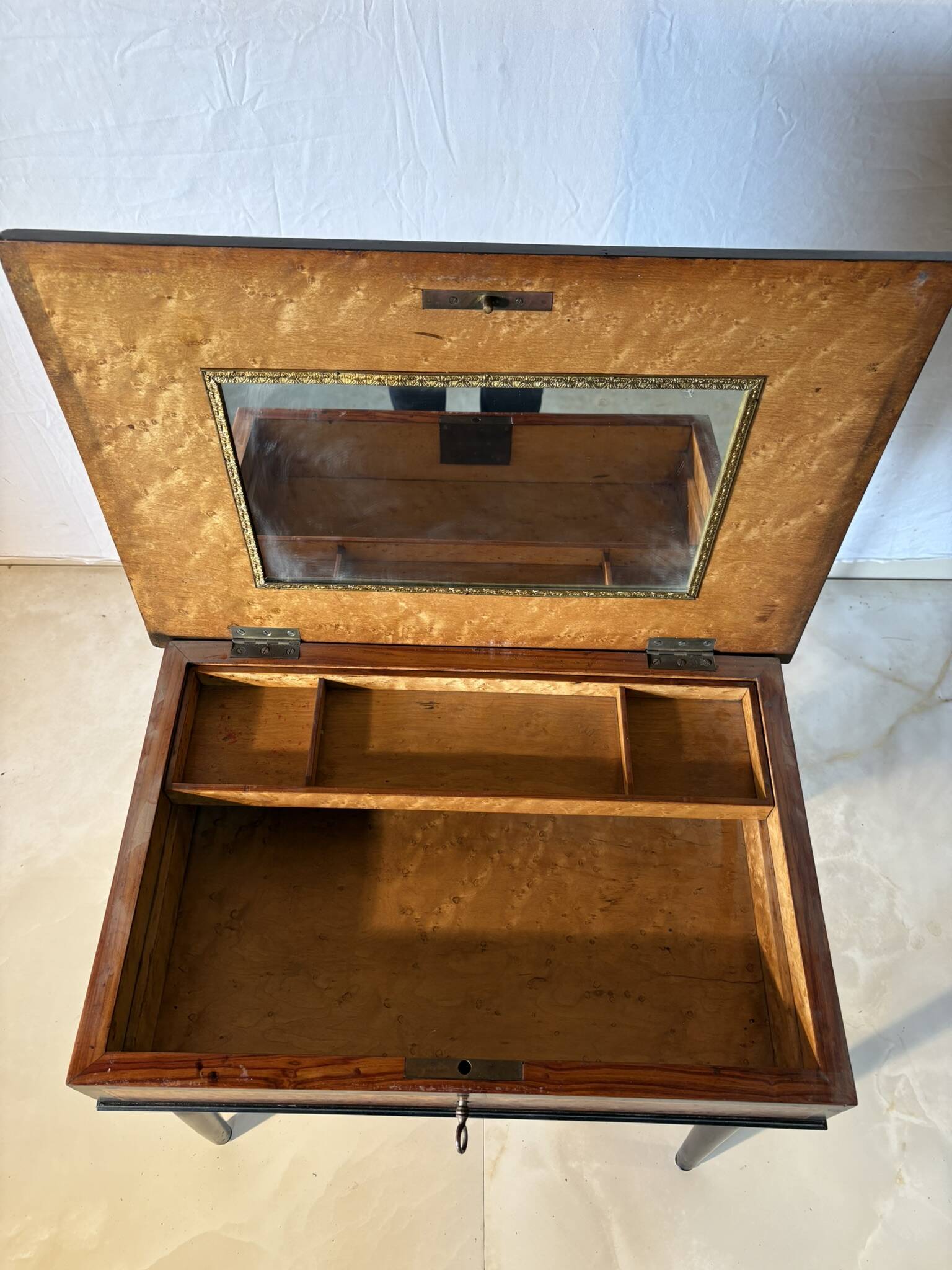 Antique Napoleon III style dressing table – Blackened wood and walnut burl