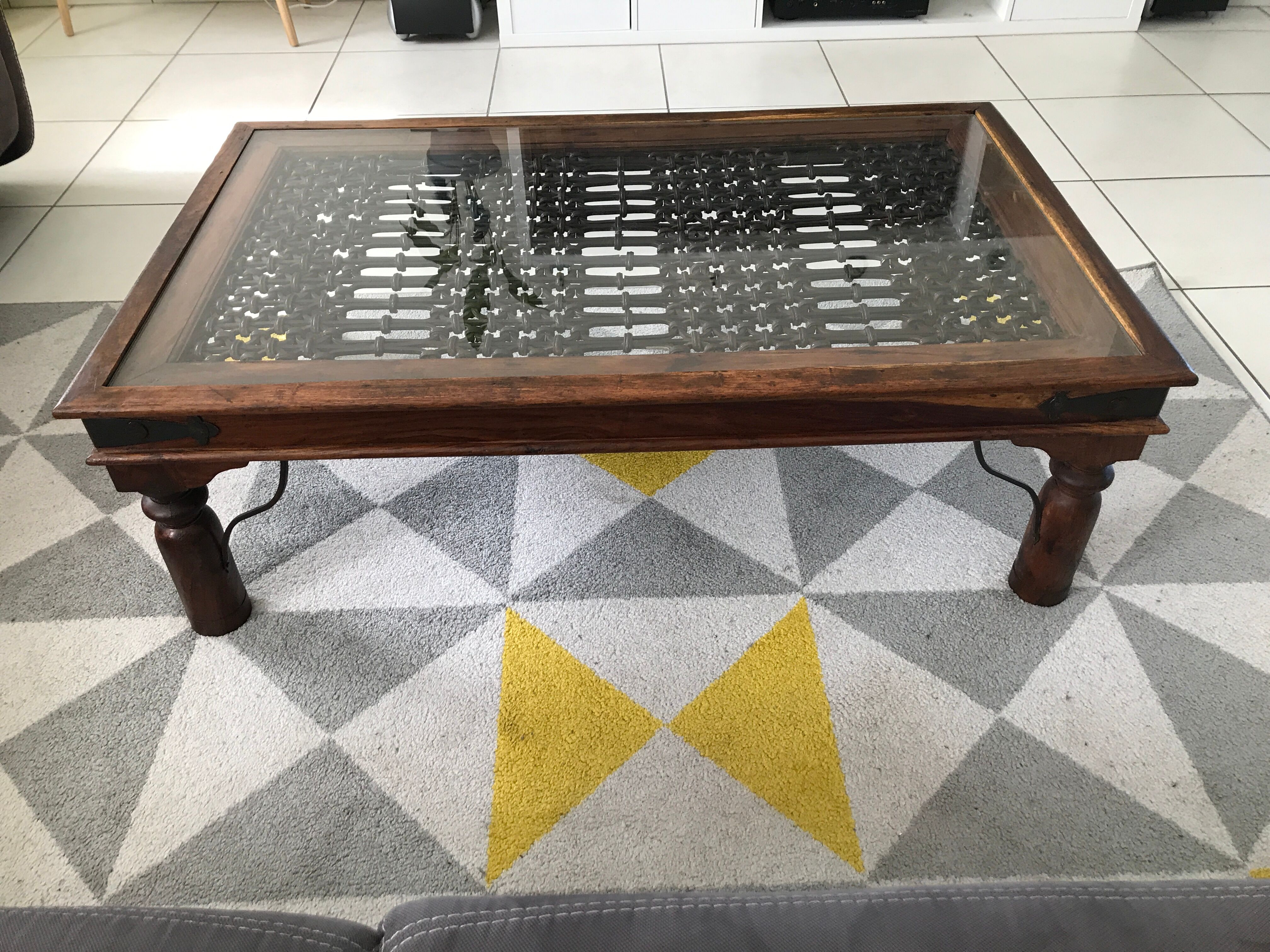 Tray coffee table decorated with a wrought iron trellis from 60-70
