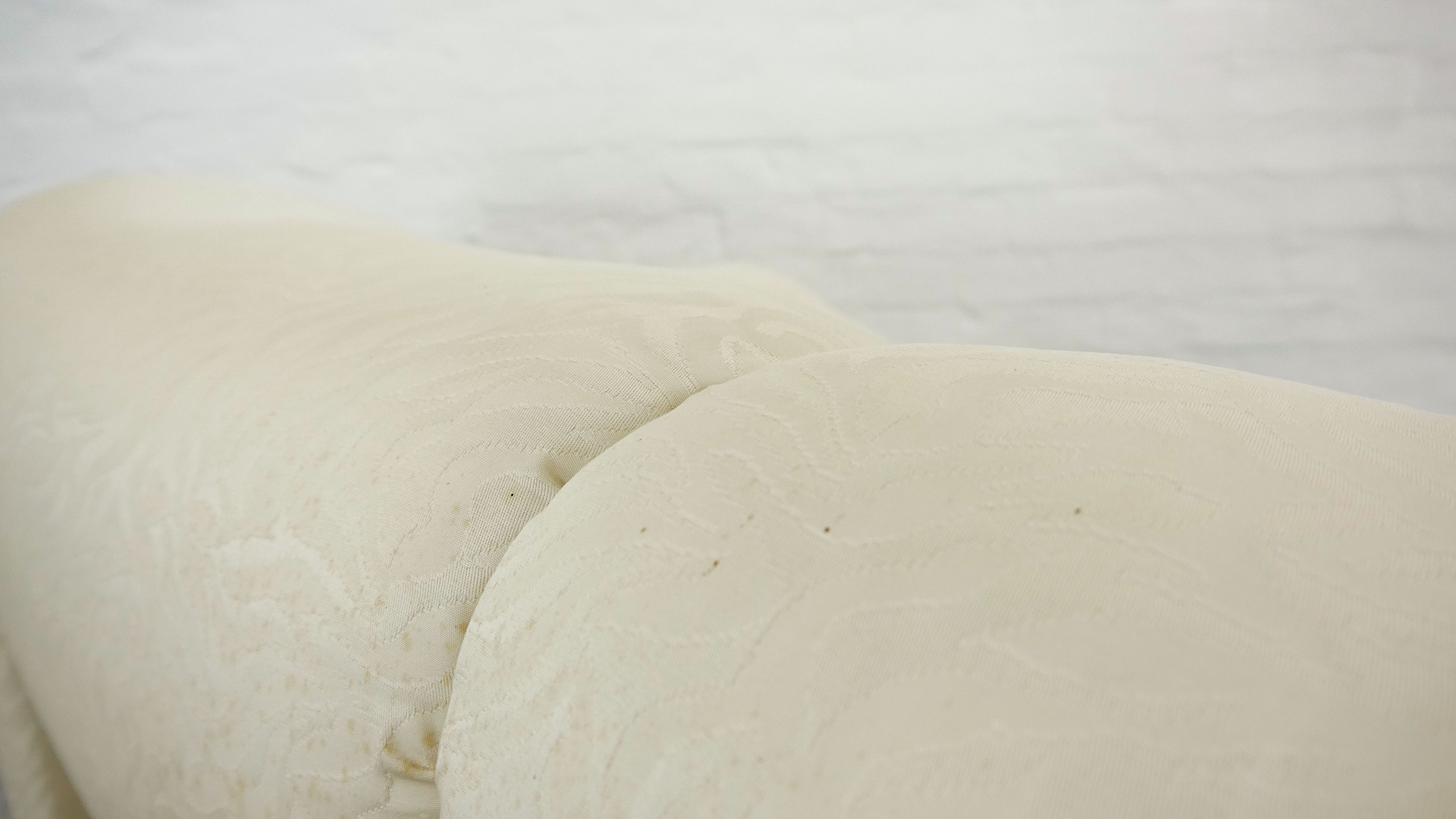 Maralunga 3-seat Sofa with Footrest in offwhite by Vico Magistretti for Cassina, Italy