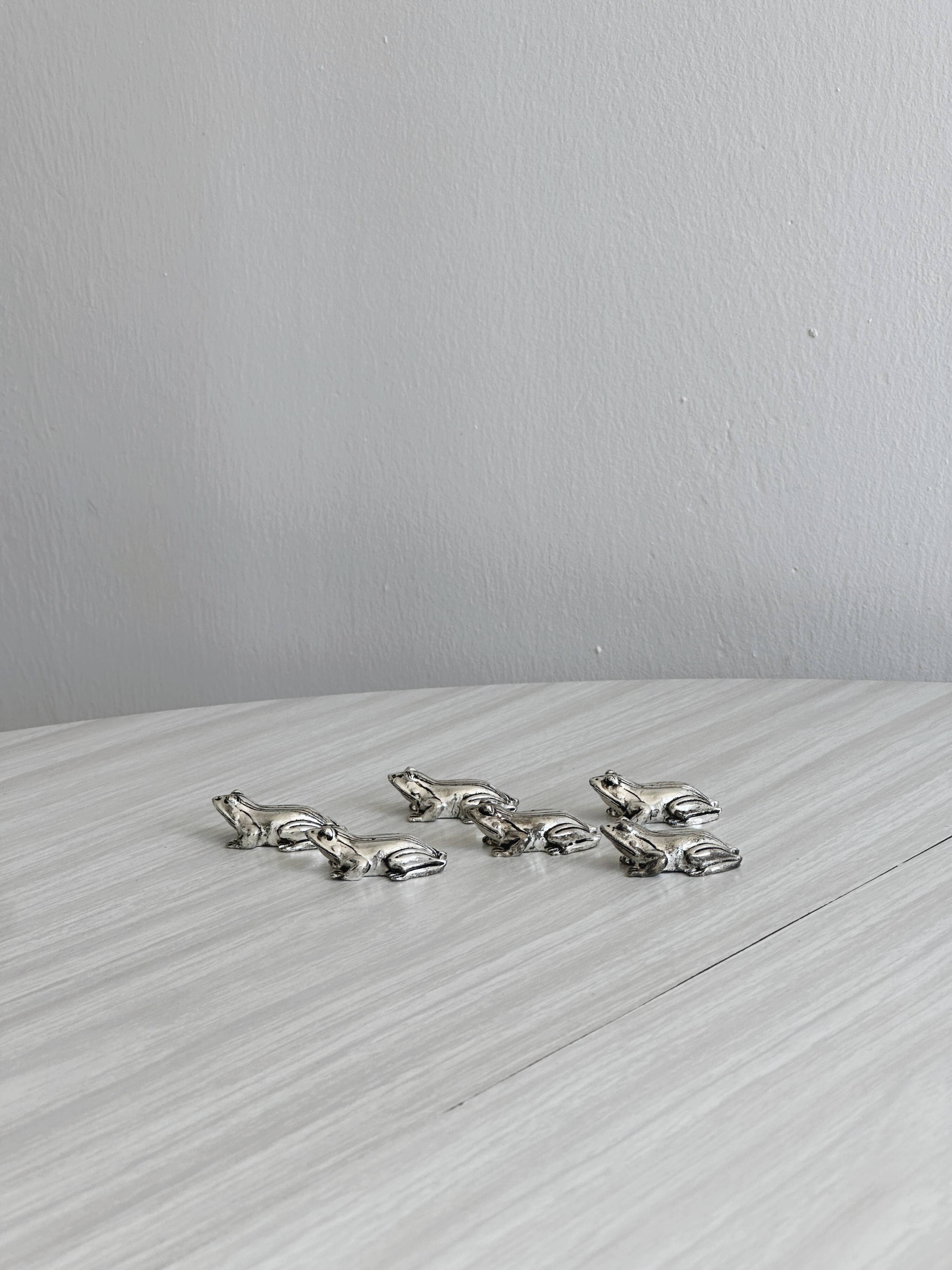 6 frog knife holders
