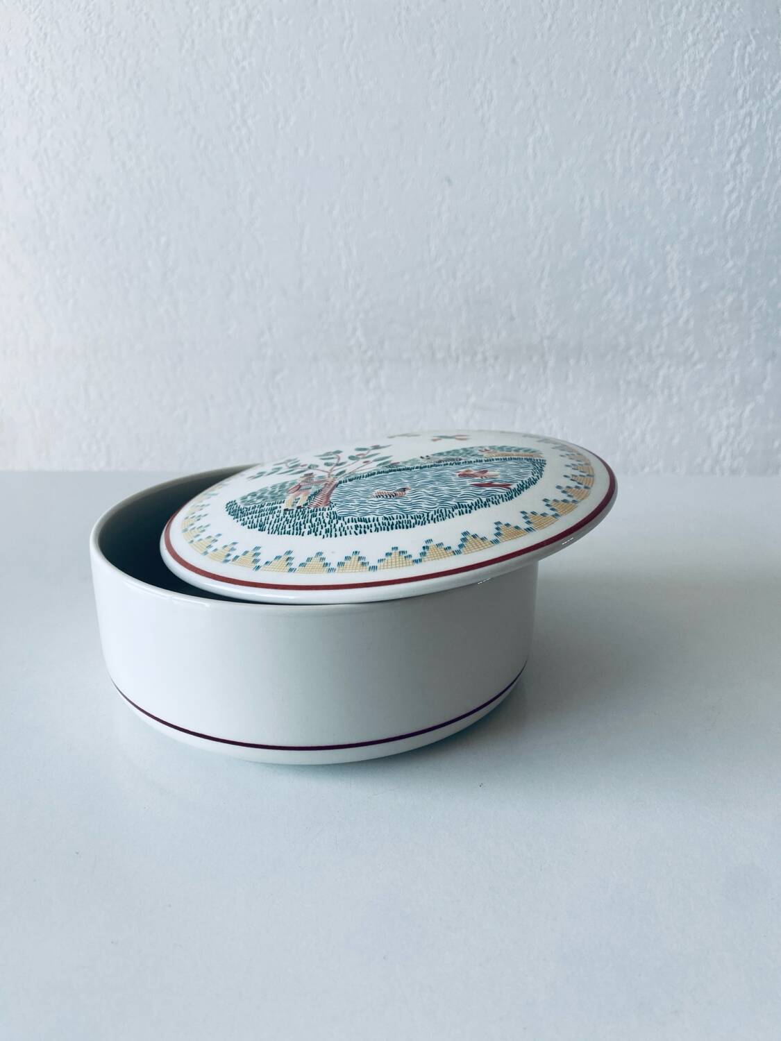 Villeroy and Boch candy box