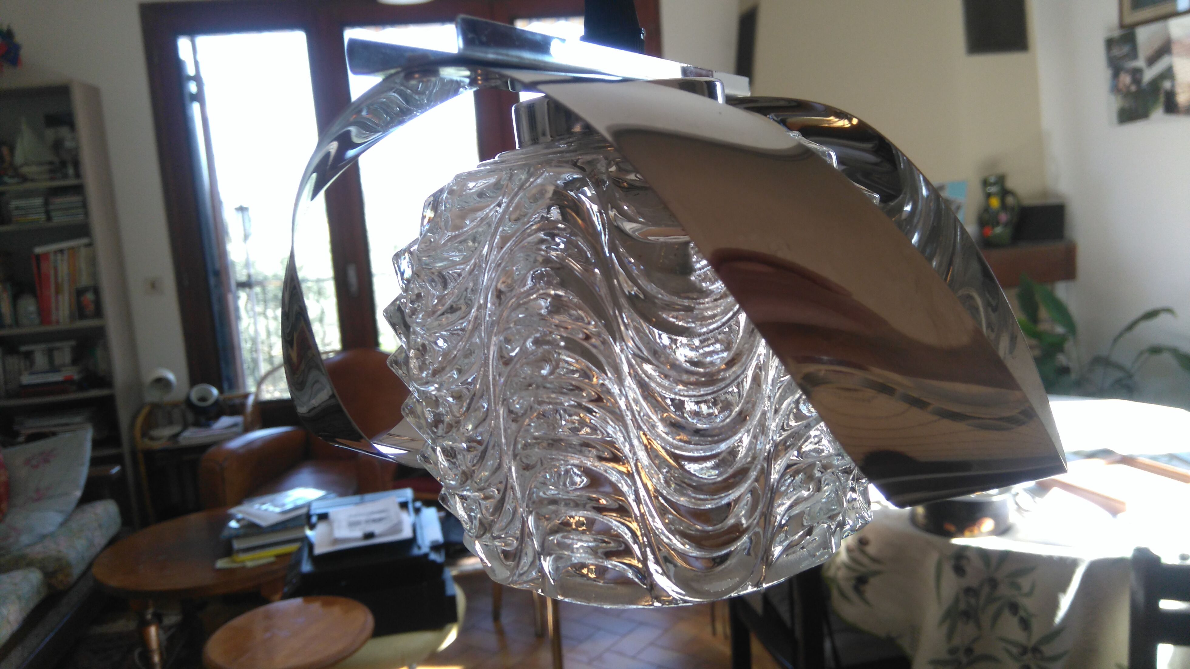 Hanging space age Sinus