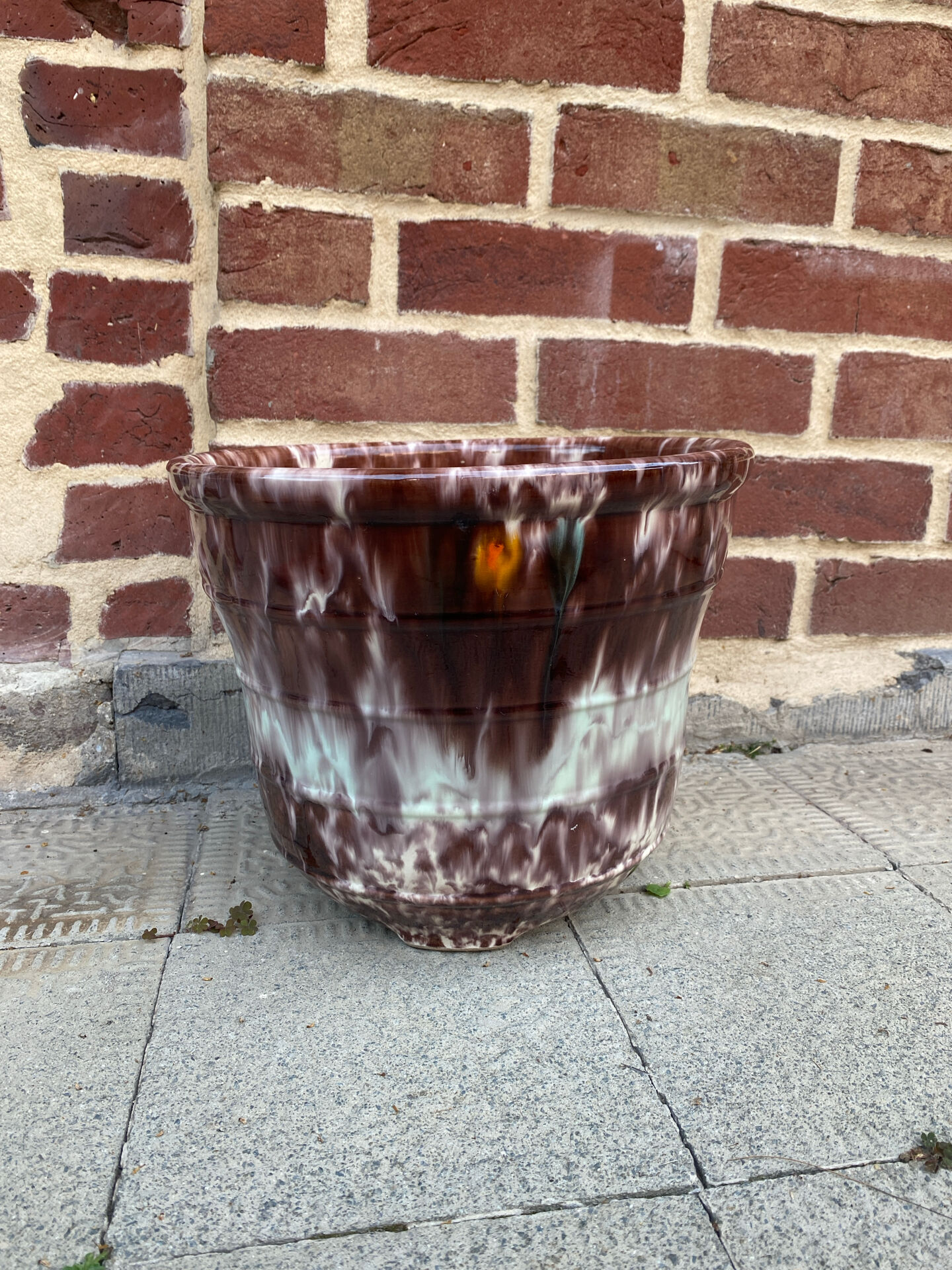 Cache pot