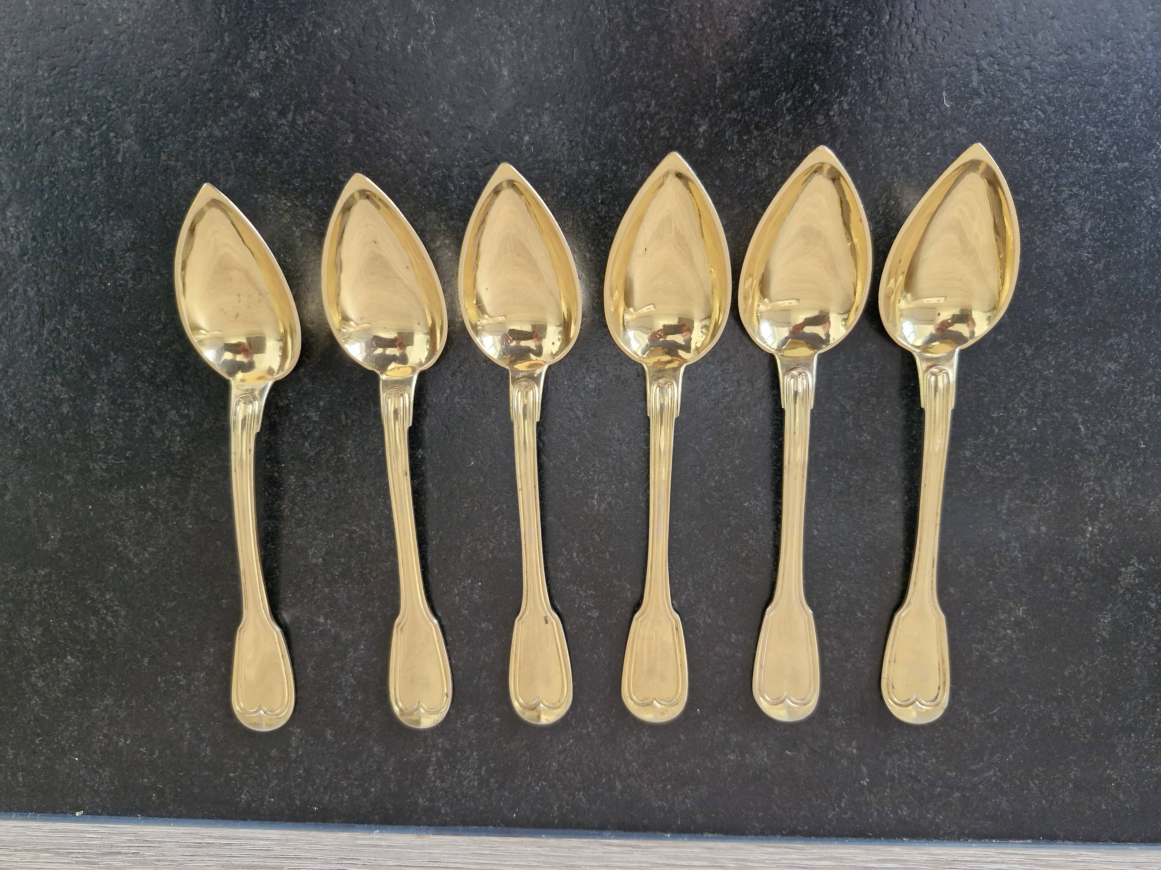 6 cuillères à café en métal doré