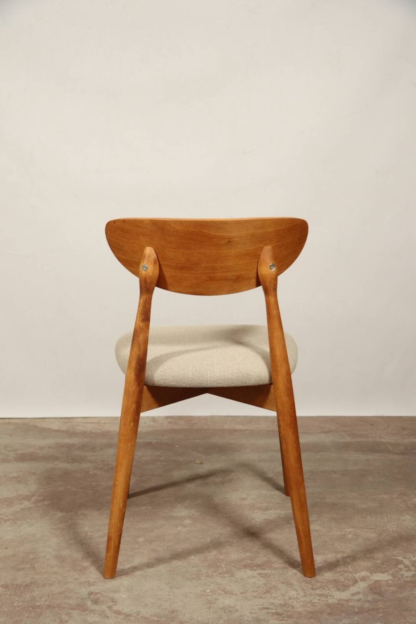 Chaise de table scandinave tissu beige bois naturel style minimaliste design ethnique personnalisation possible