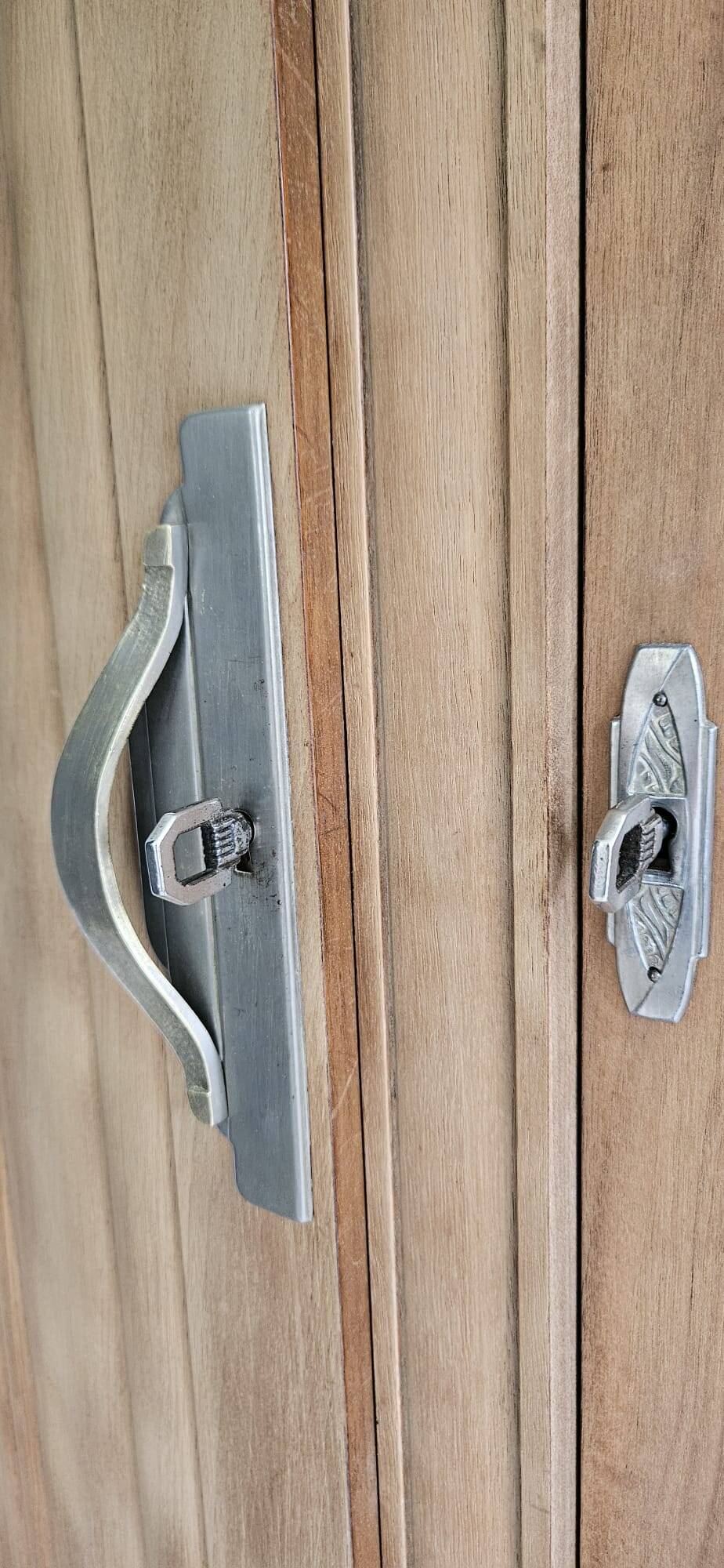 Armoire Art déco, 3 portes, 1 miroir, sablée