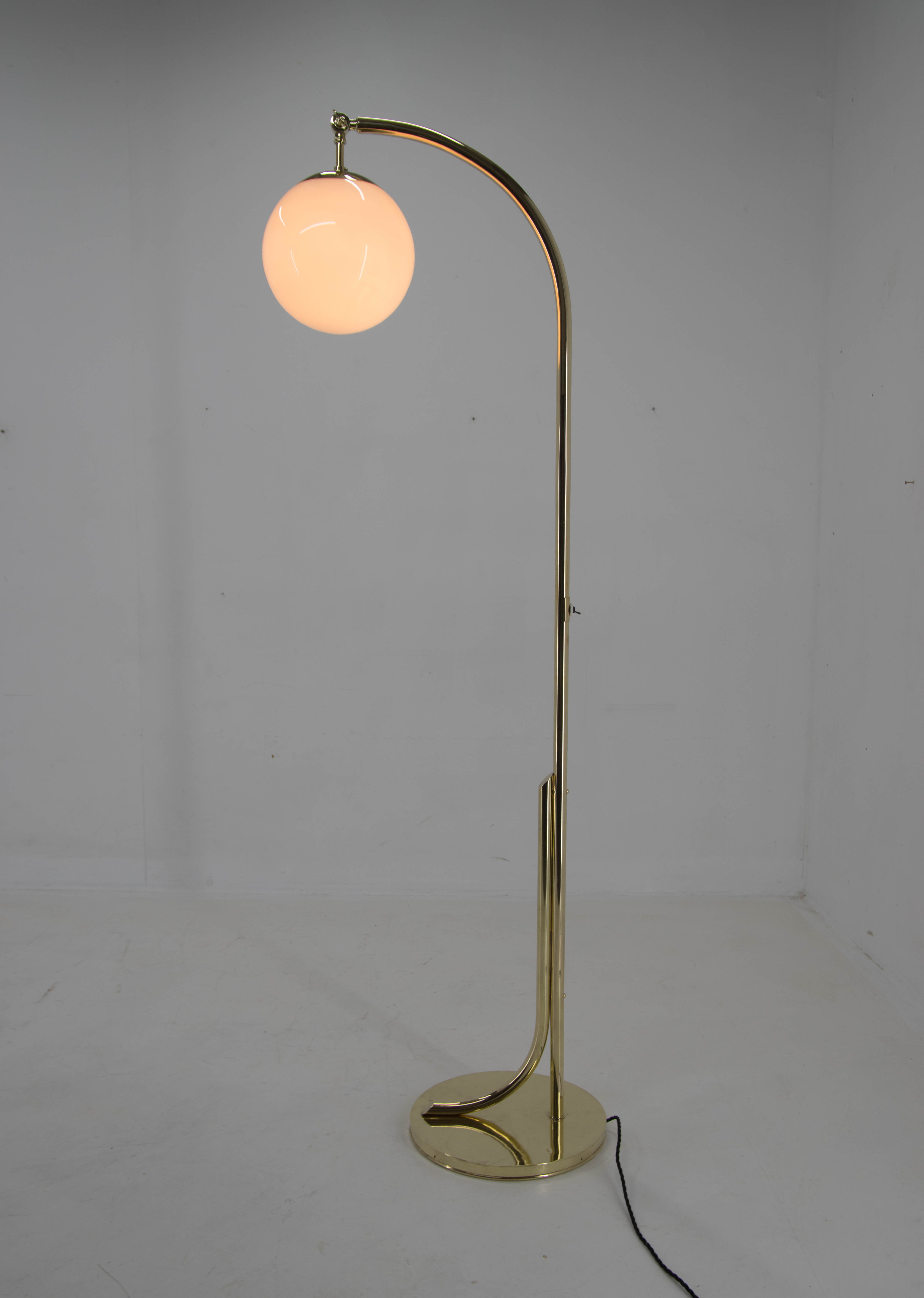 Art deco brass floor lamp, 1930