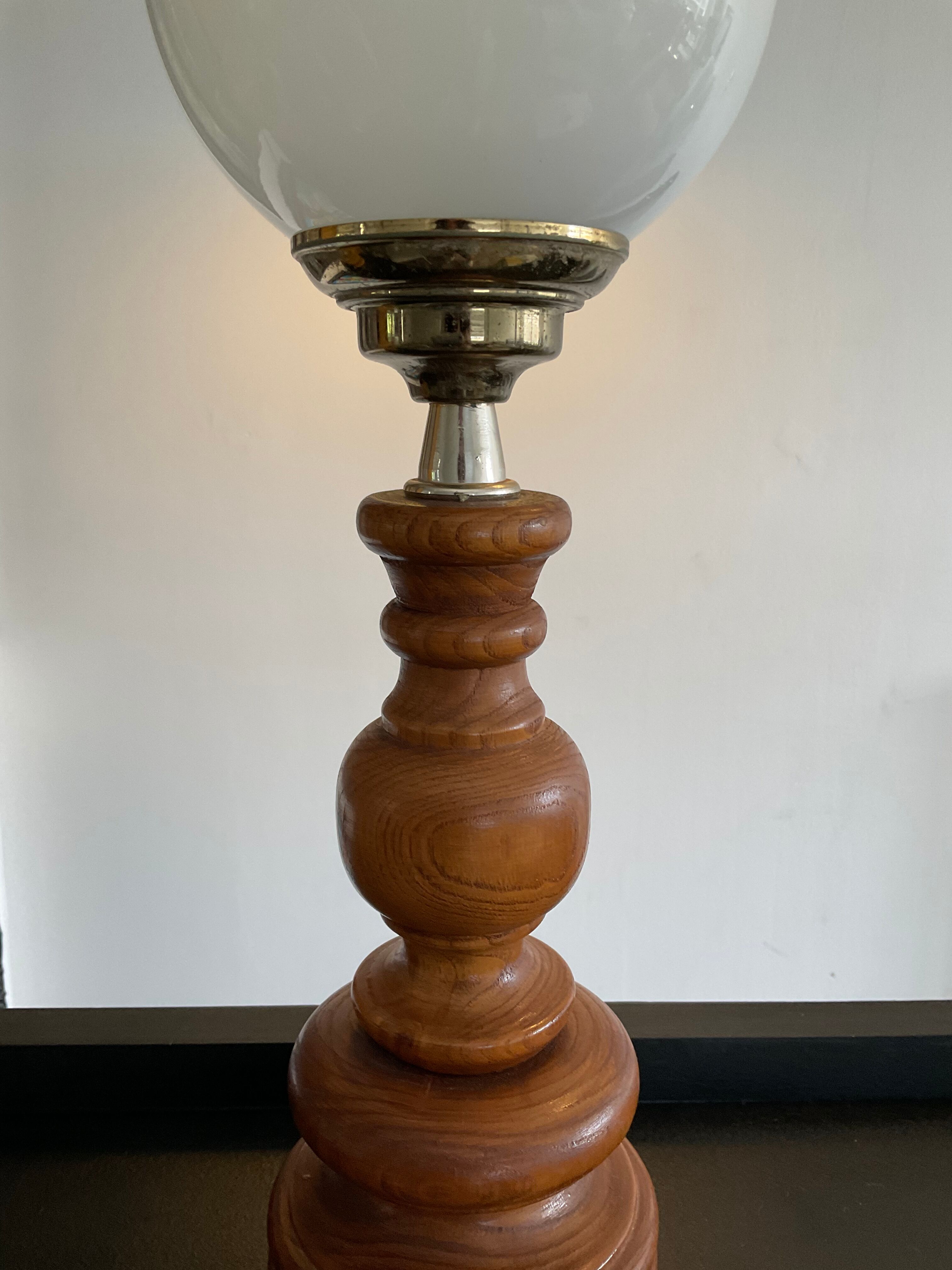 Scandinavian lamp in wood and opaline