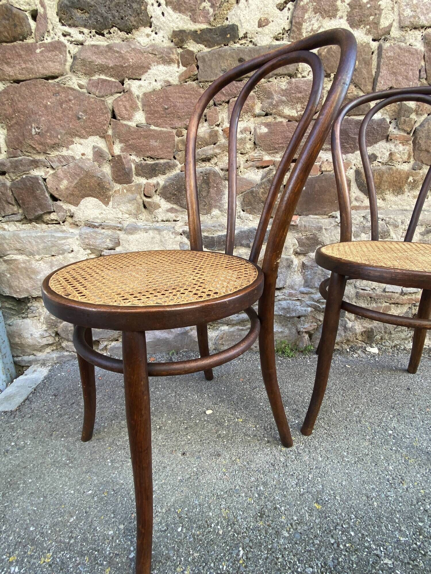 pair of Fischel Thonet Nr 18 curved wood bistro chairs