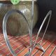 Porte-revues vintage en acier inoxydable brillant