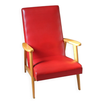 Vintage armchair in crimson leatherette