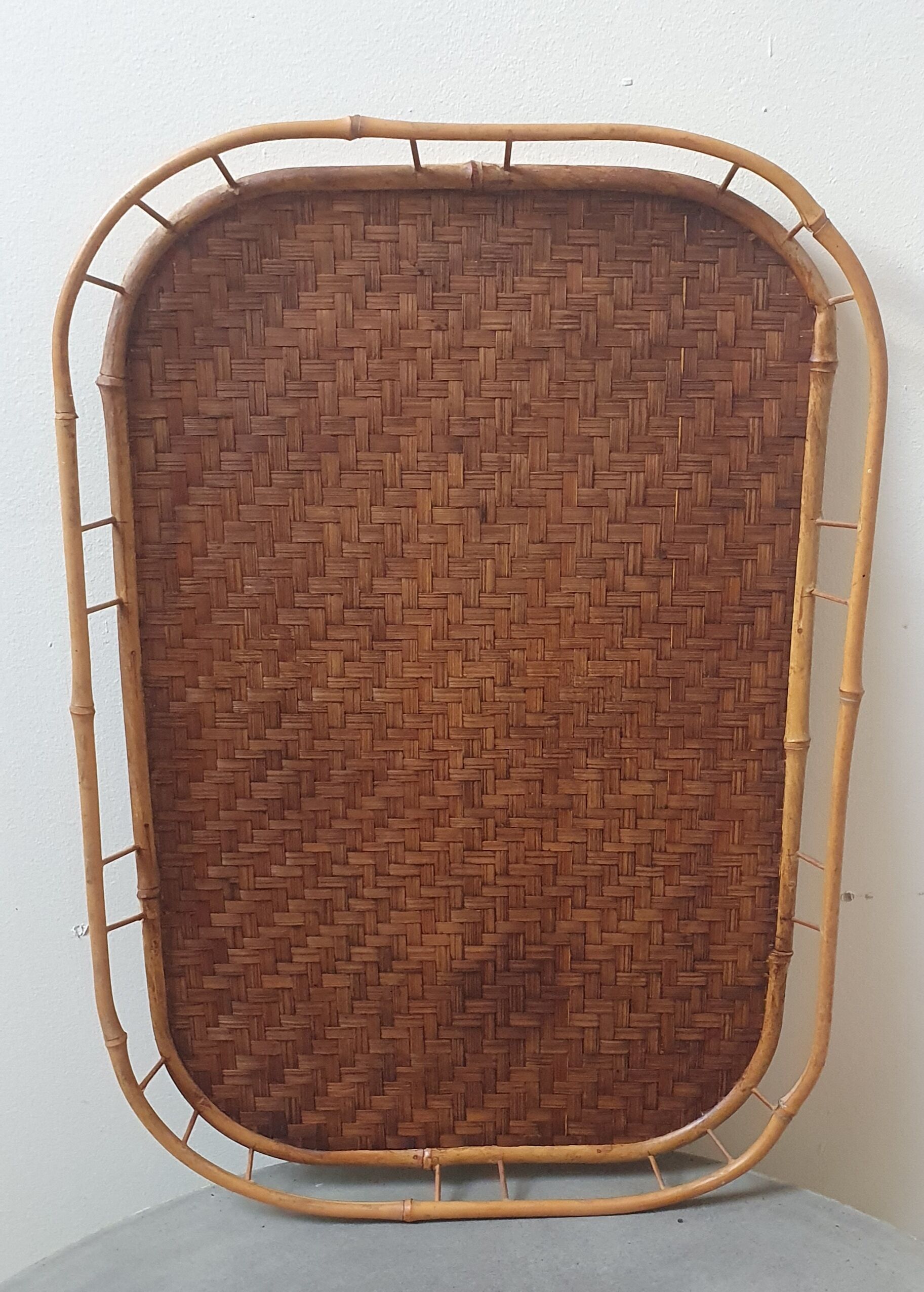Rattan service plate