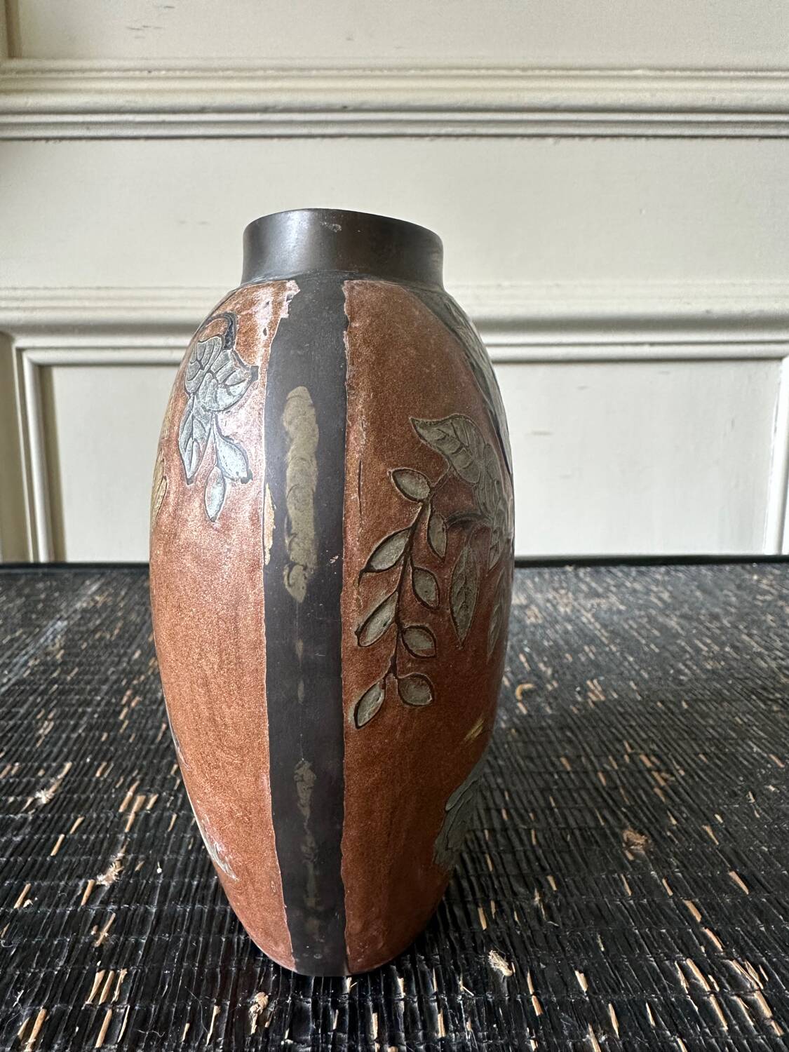 Vase en laiton émaillé