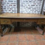 Oak desk with 3 drawers