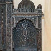 Buffet antique sculpté main style temple birman vers 1860