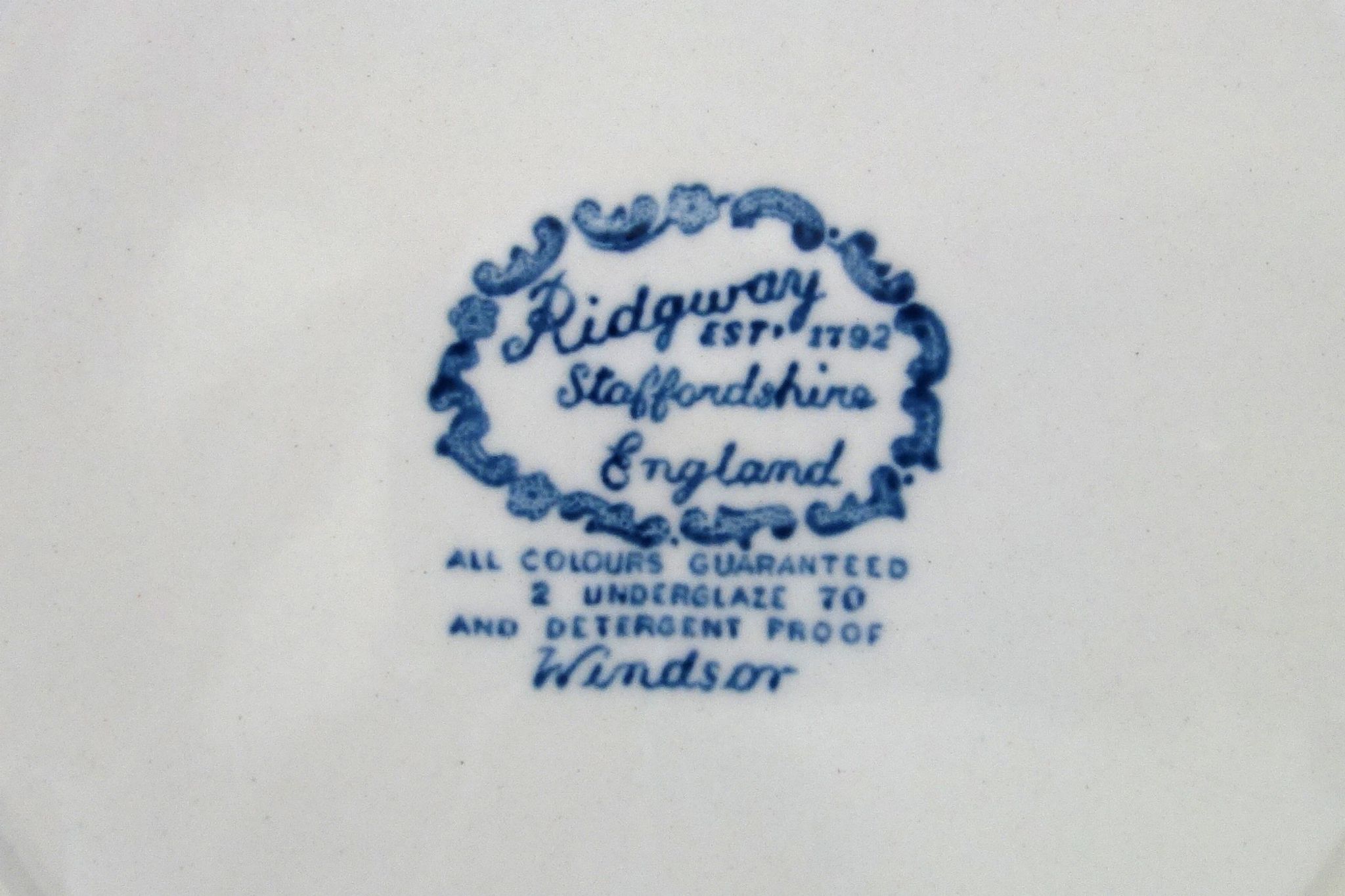 Set of 8 vintage flat plates Windsor model, Ridgway Staffordshire England