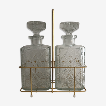 Paire de carafes vintage avec le panier laiton