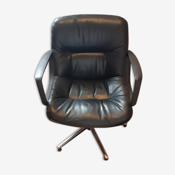 Seidinternational swivel black leather armchair