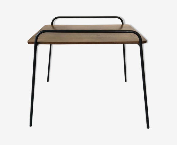 Table basse ou bout de canapé en chêne des années 50.