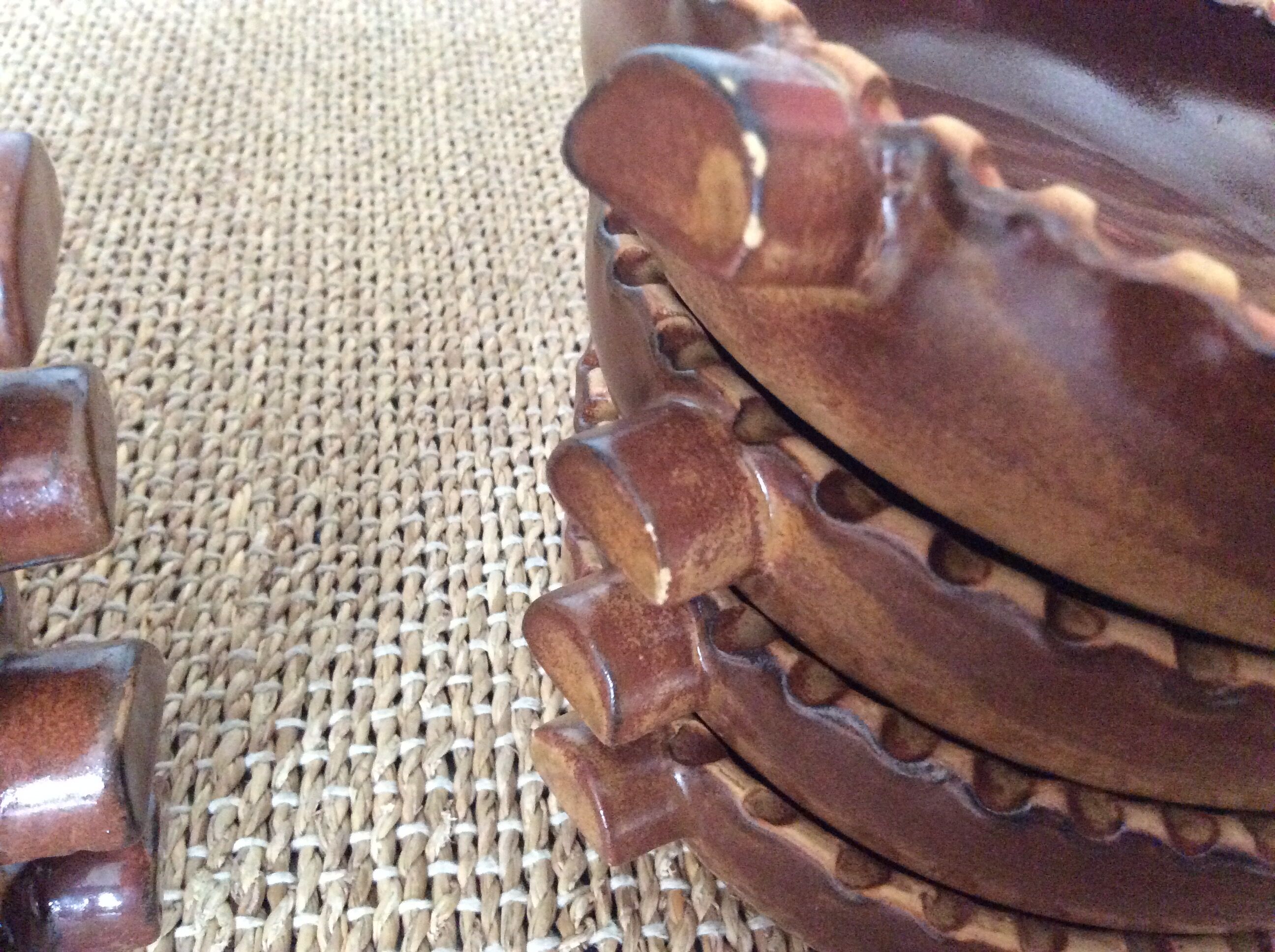 8 dishes in glazed terracotta