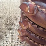 8 dishes in glazed terracotta