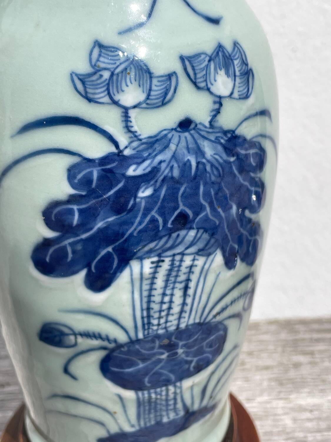 Ceramic lamp base