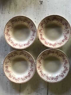 4 ASSIETTES CREUSES TERRE DE FER ROUGE