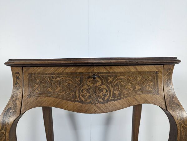 Table travailleuse en marqueterie de bois de rose