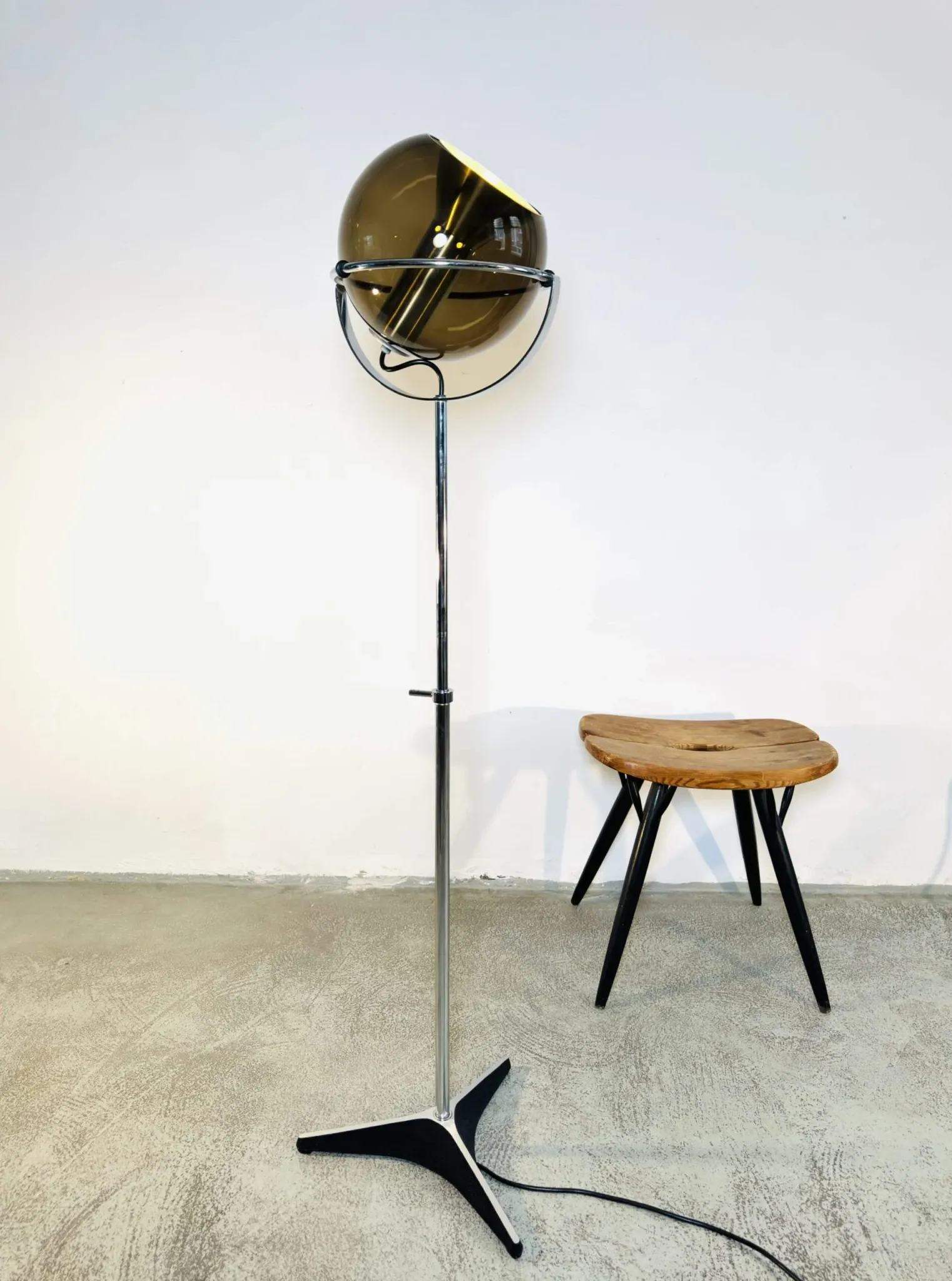 Globe 2000 Floor Lamp By Frank Ligtelijn For Raak Amsterdam, The Netherlands, 1960S