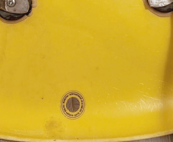 Chaises Eames DSX jaune en fibres de verre de 1975