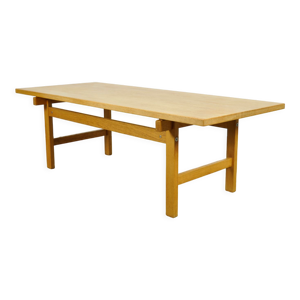 Table basse par Hans J Wegner pour
